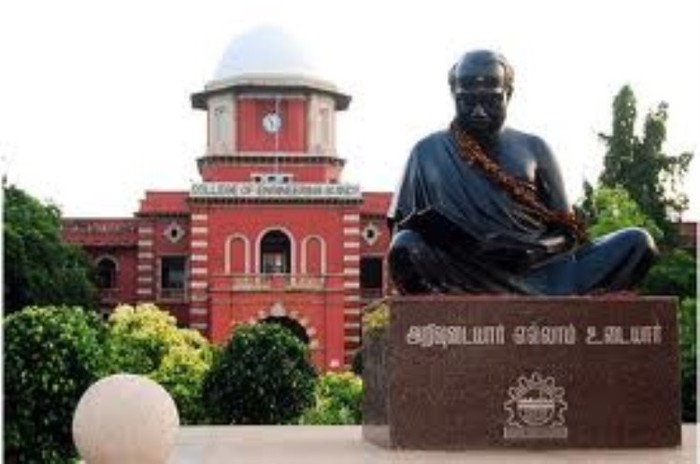 Đại học Anna được thành lập vào năm 1978. Nó được trải rộng trên 100 ha tại thành phố Chennai. Trường được công nhận bởi UGC của Ấn Độ
